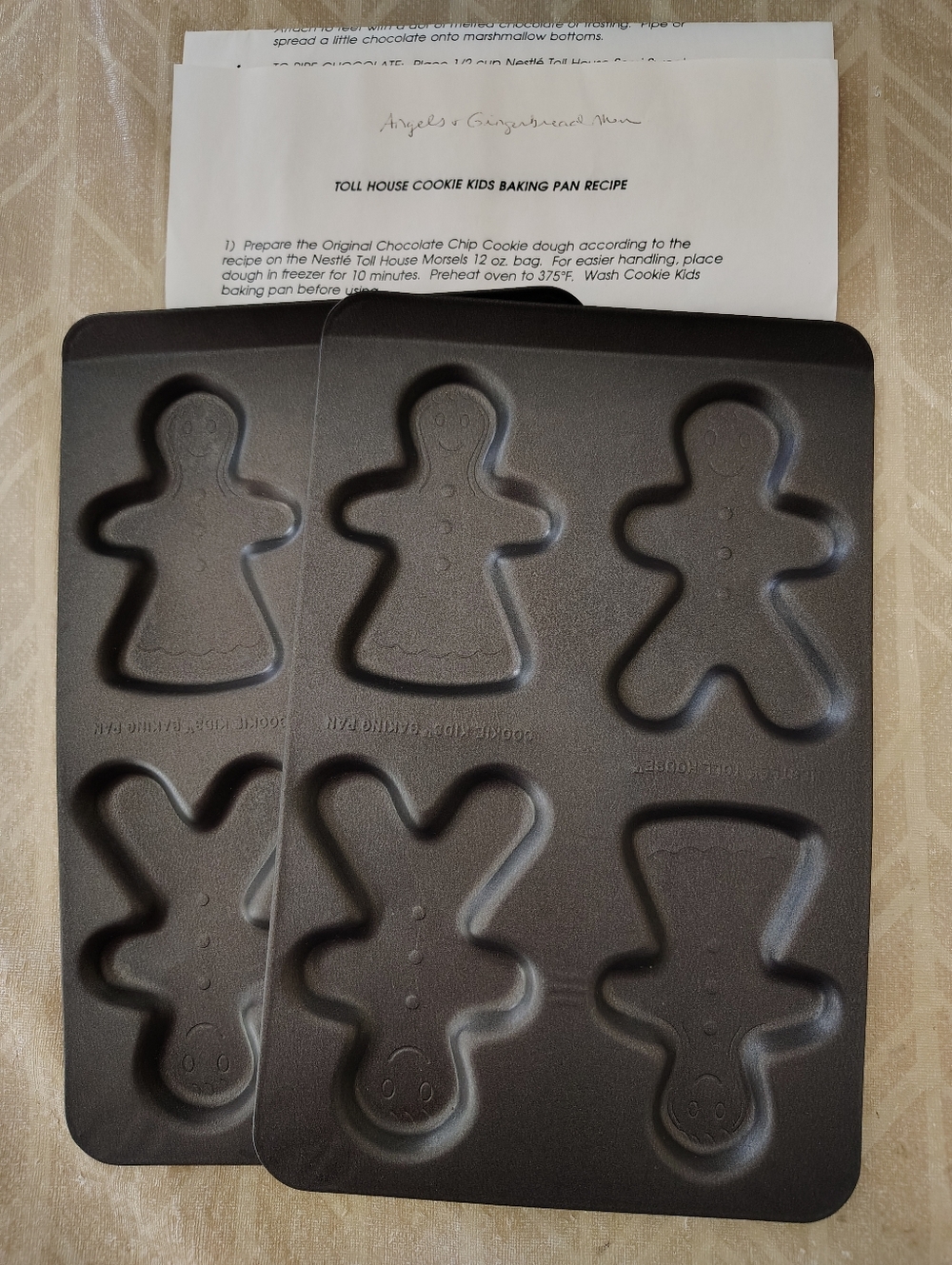 NWOT, Set of 2, Baking Pans, Nestle Toll House